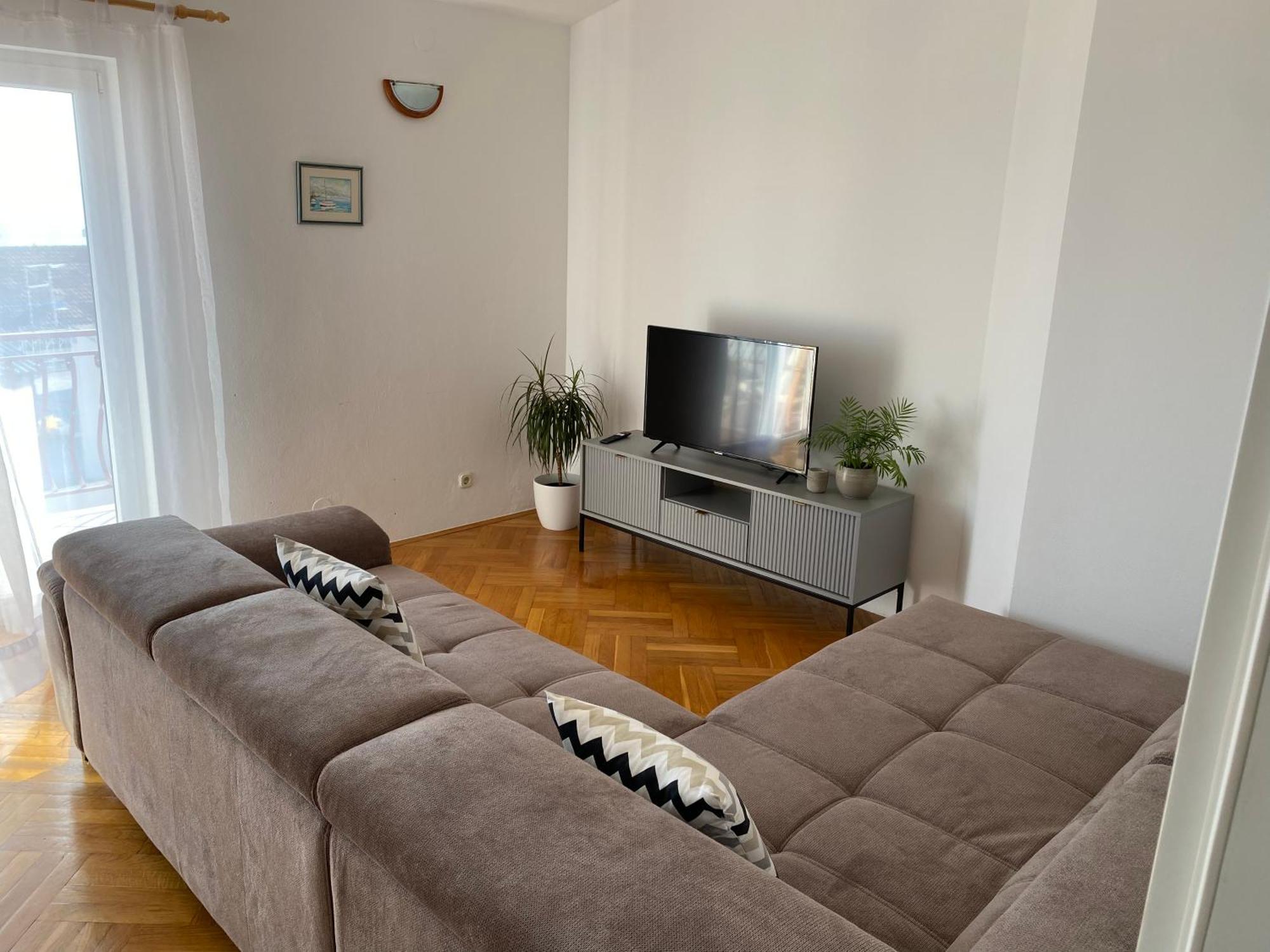 Apartmani Niks Макарска Экстерьер фото